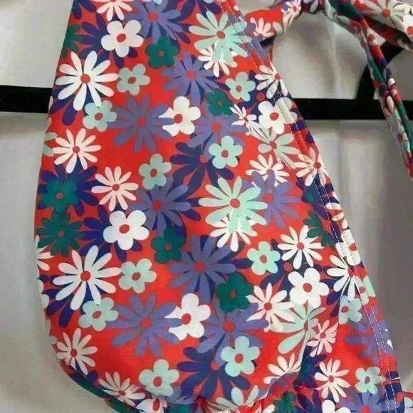 Floral swim suit  set 🌸💕🌼 - Picture 6 of 8